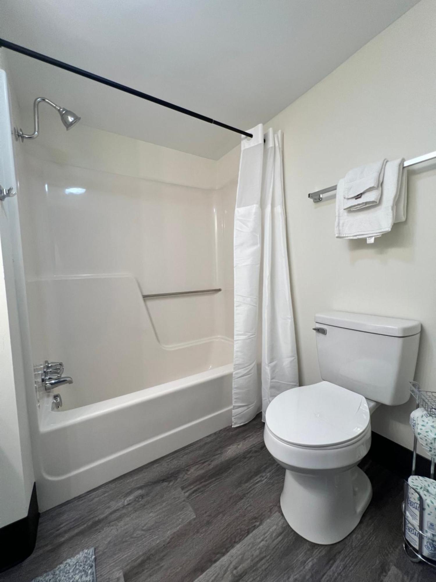 River City Inn Parsons Екстериор снимка