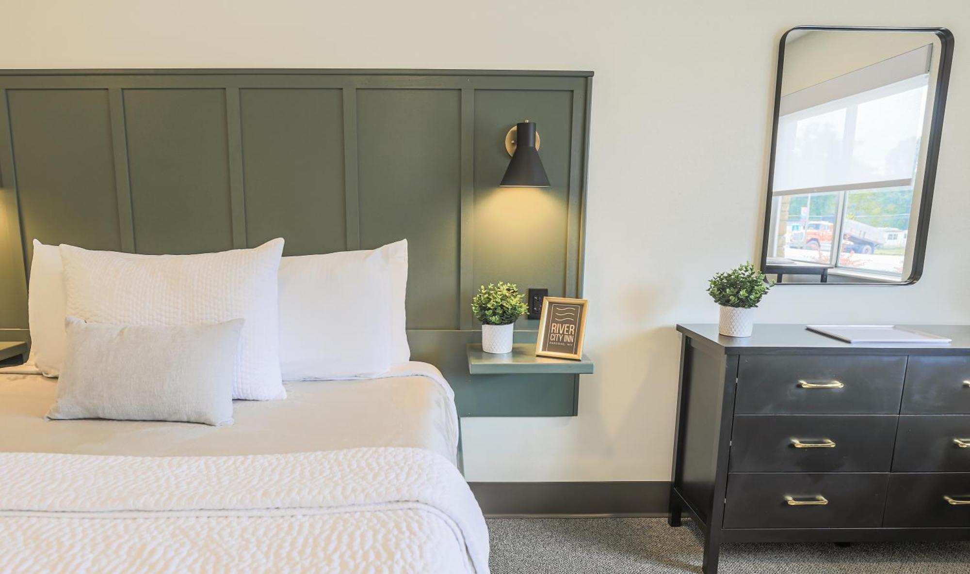 River City Inn Parsons Екстериор снимка