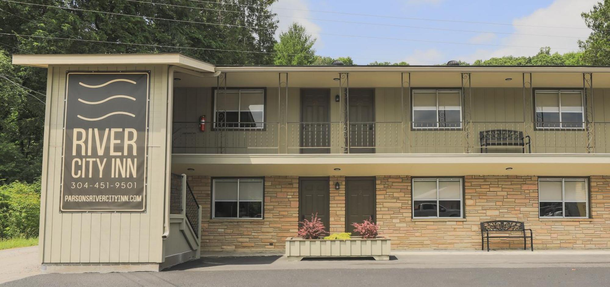 River City Inn Parsons Екстериор снимка