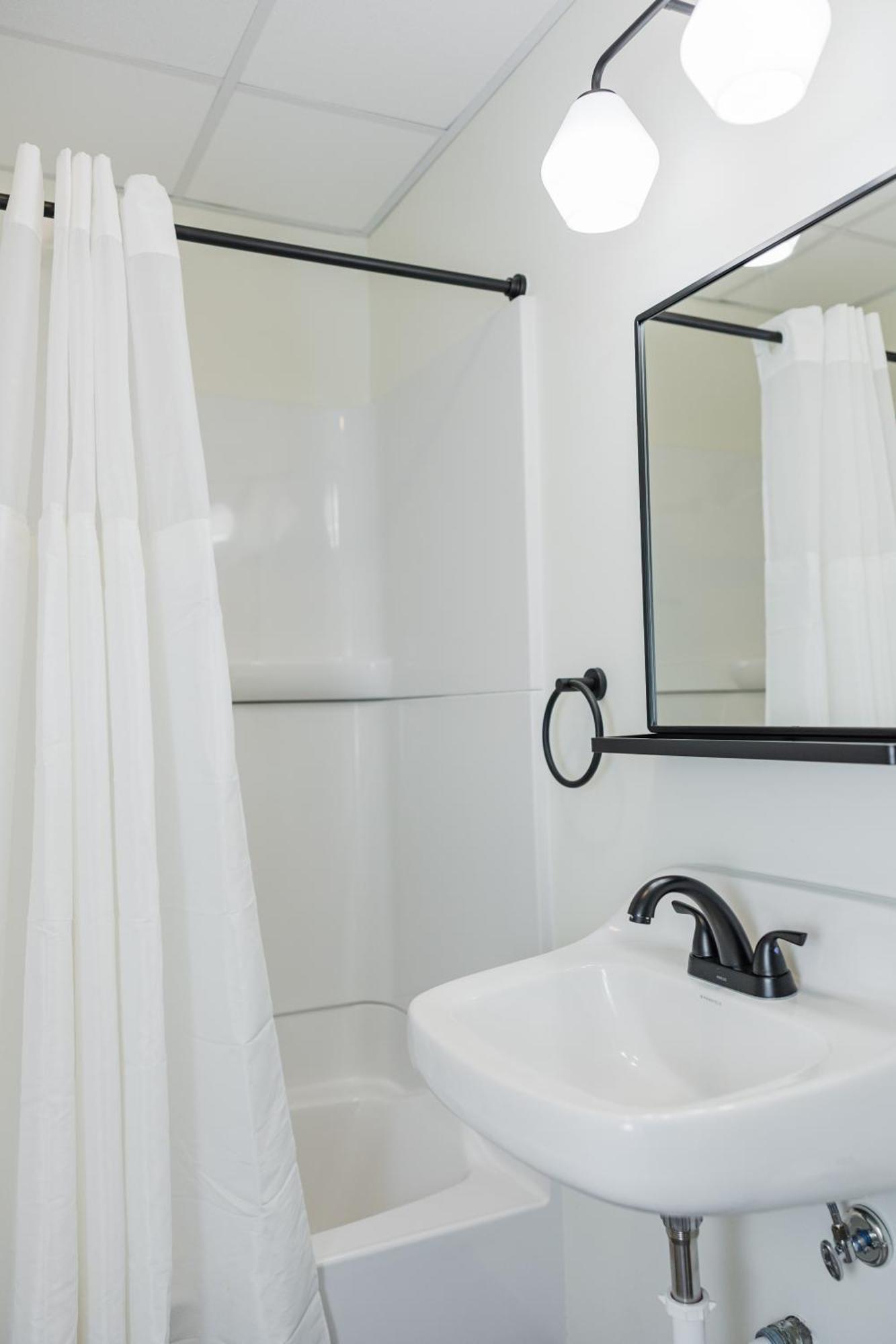 River City Inn Parsons Екстериор снимка